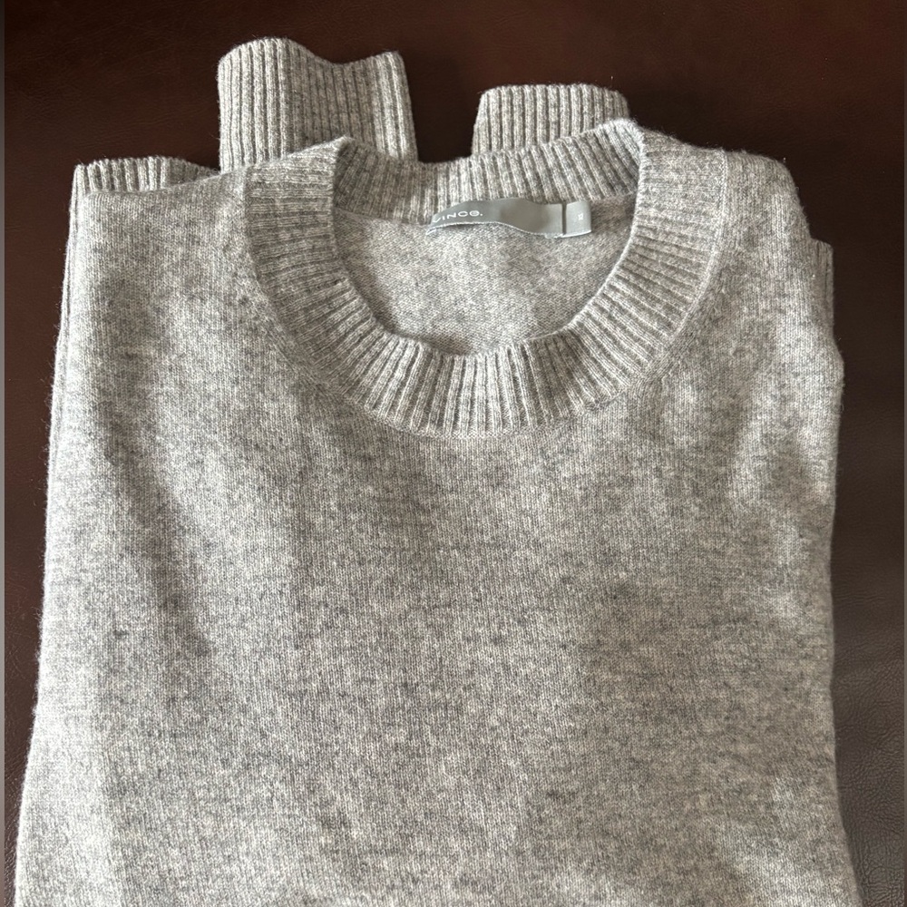 NWOT Vince cashmere side clinch ribbon sweater